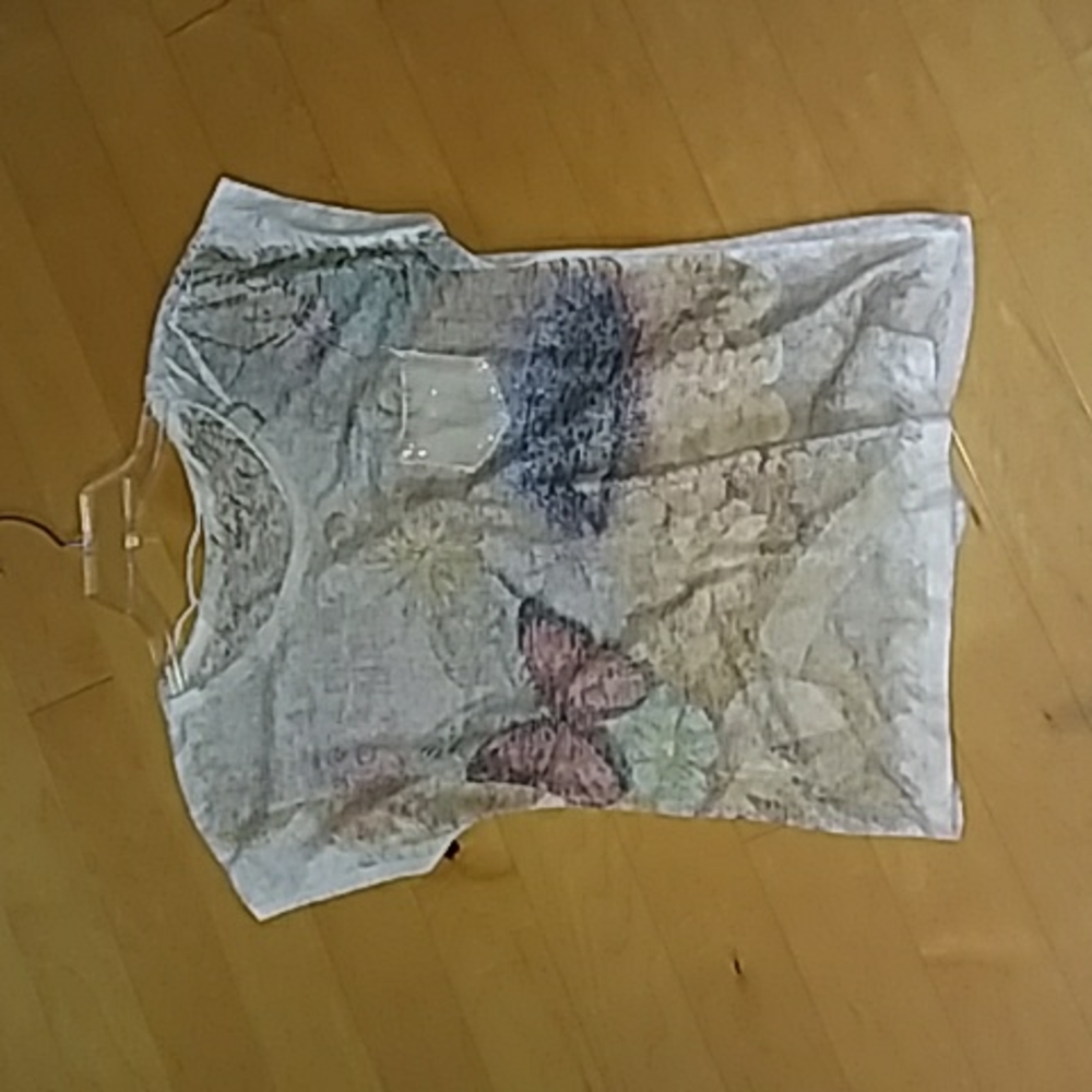Burnout t-shirt with Butterfly design